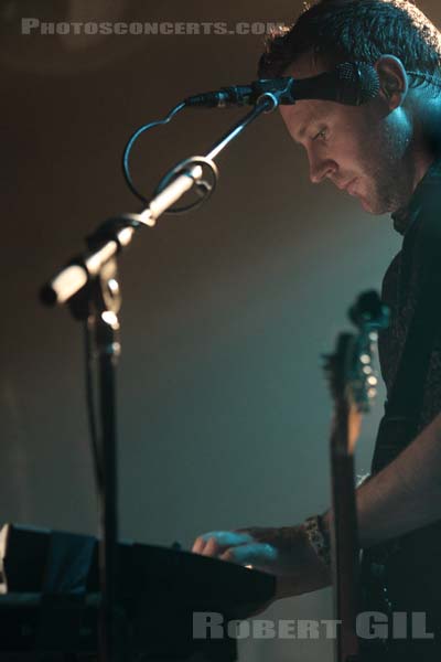 THE JOY FORMIDABLE - 2013-02-12 - PARIS - La Maroquinerie - Rhydian Dafydd